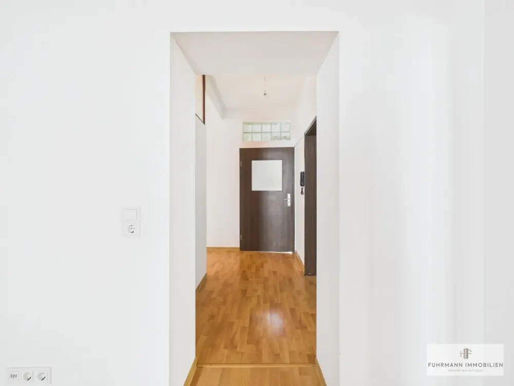Lichtdurchflutete 4 ZKB Wohnung mit Loggia in gepflegtem Dreifamilienhaus in Saarbrücken-Malstatt