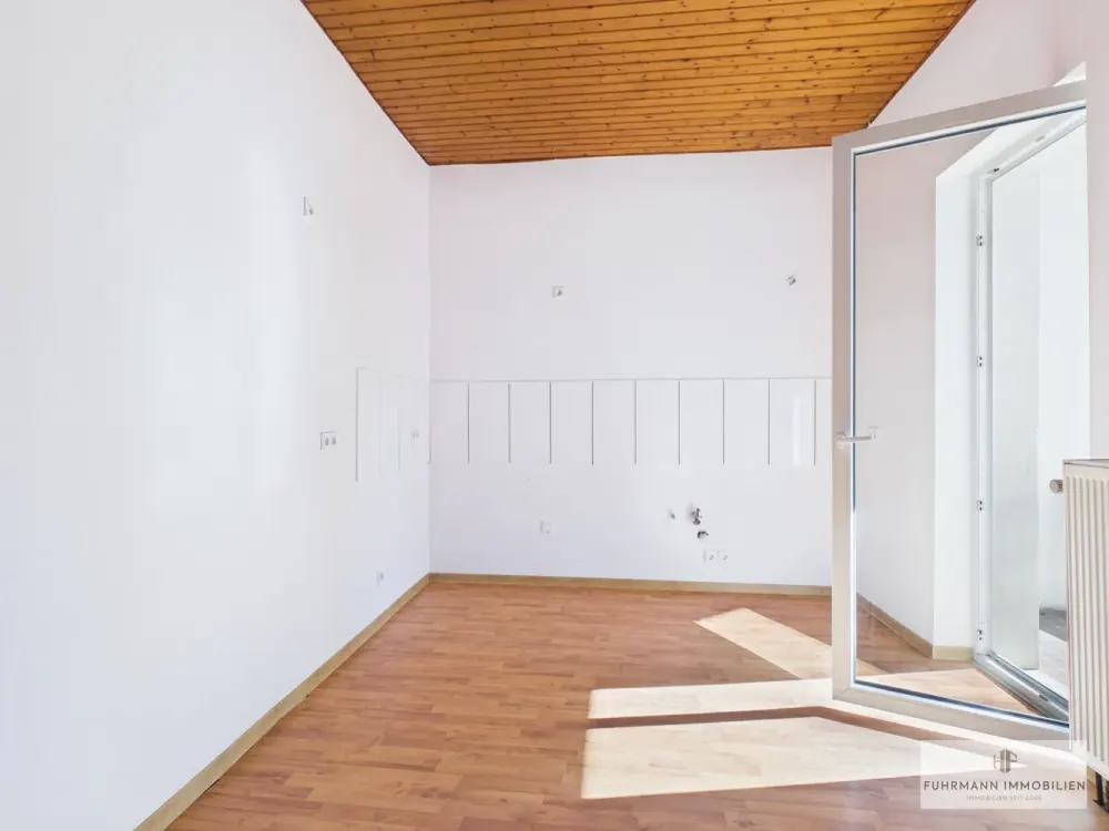 Lichtdurchflutete 4 ZKB Wohnung mit Loggia in gepflegtem Dreifamilienhaus in Saarbrücken-Malstatt