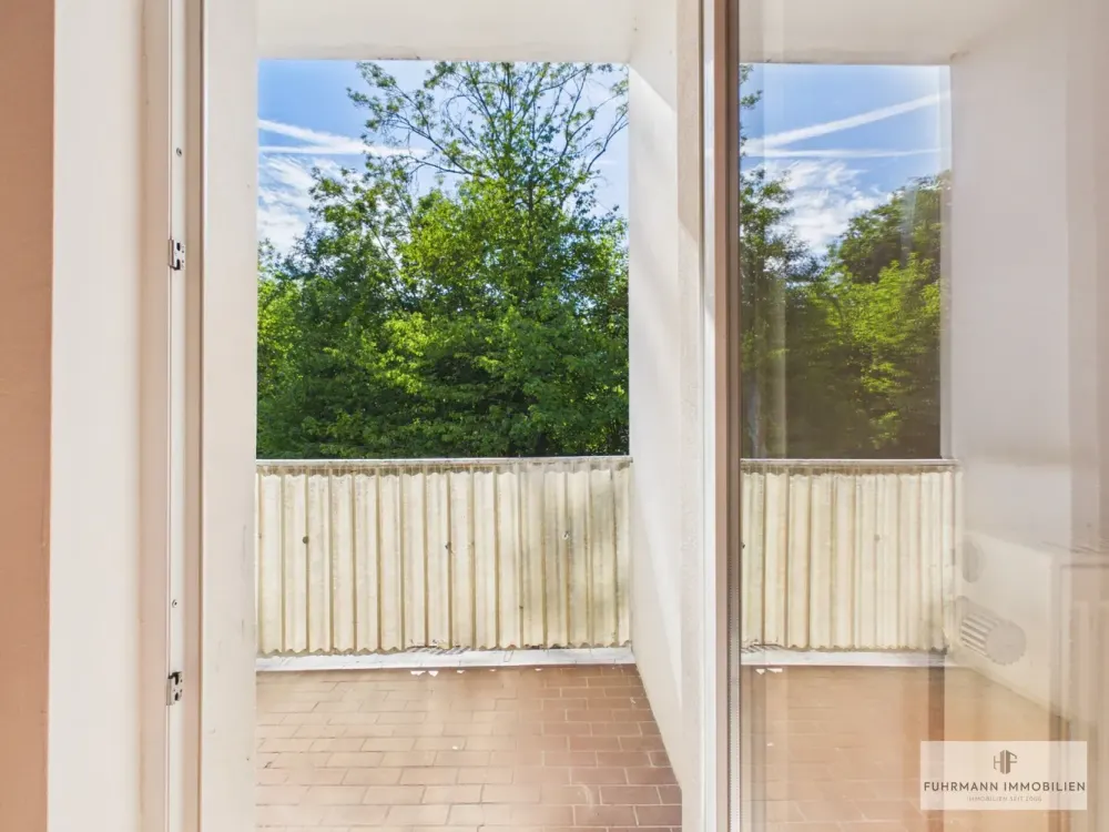 Lichtdurchflutete 4 ZKB Wohnung mit Loggia in gepflegtem Dreifamilienhaus in Saarbrücken-Malstatt