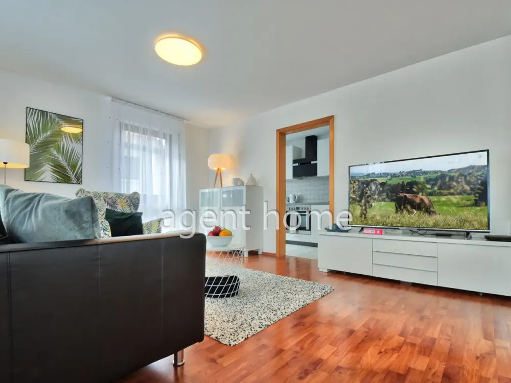 FURNISHED - BRIGHT and QUIET - 2-Room Apartment with Balcony in Möhringen