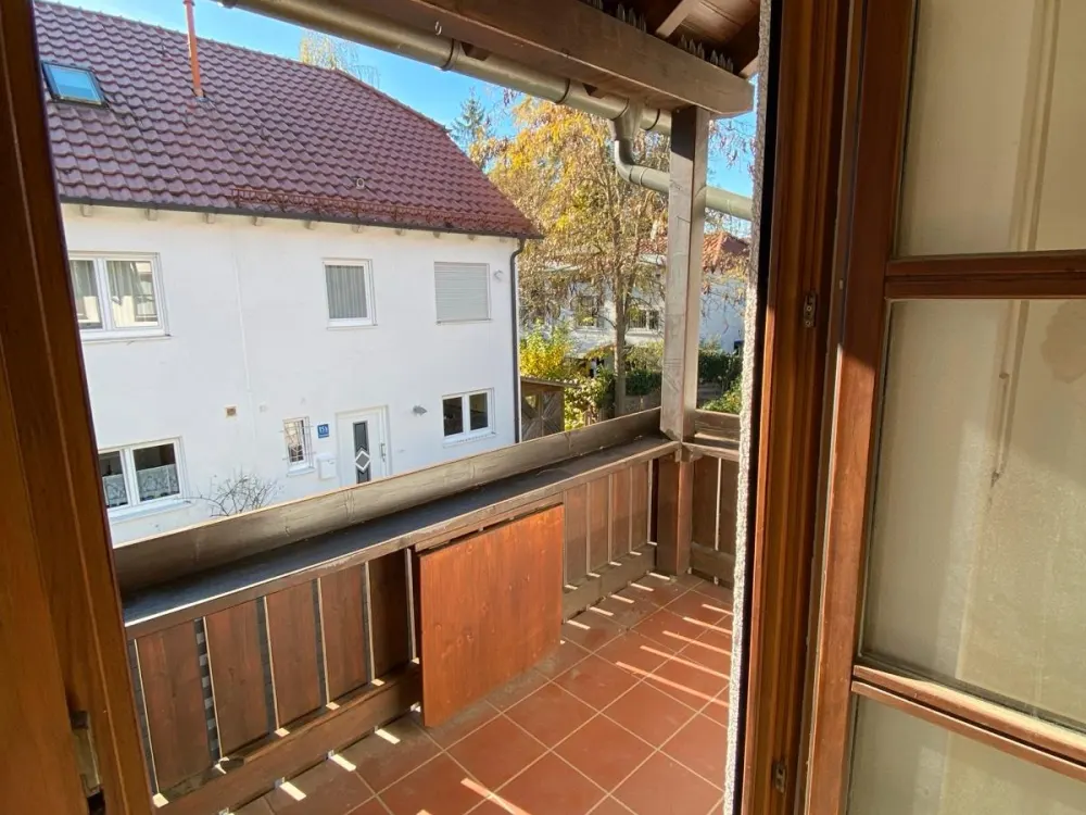1-Raum-Wohnung mit Einbauküche und Balkon in München Trudering