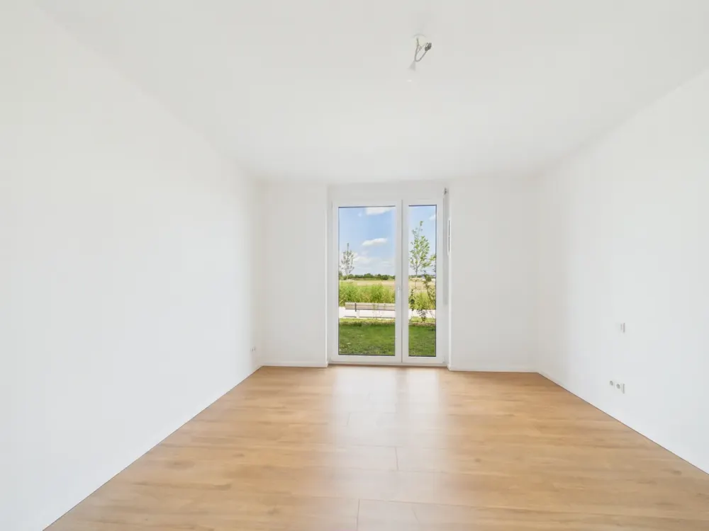 Privately Financed Spacious 1-Room Apartment