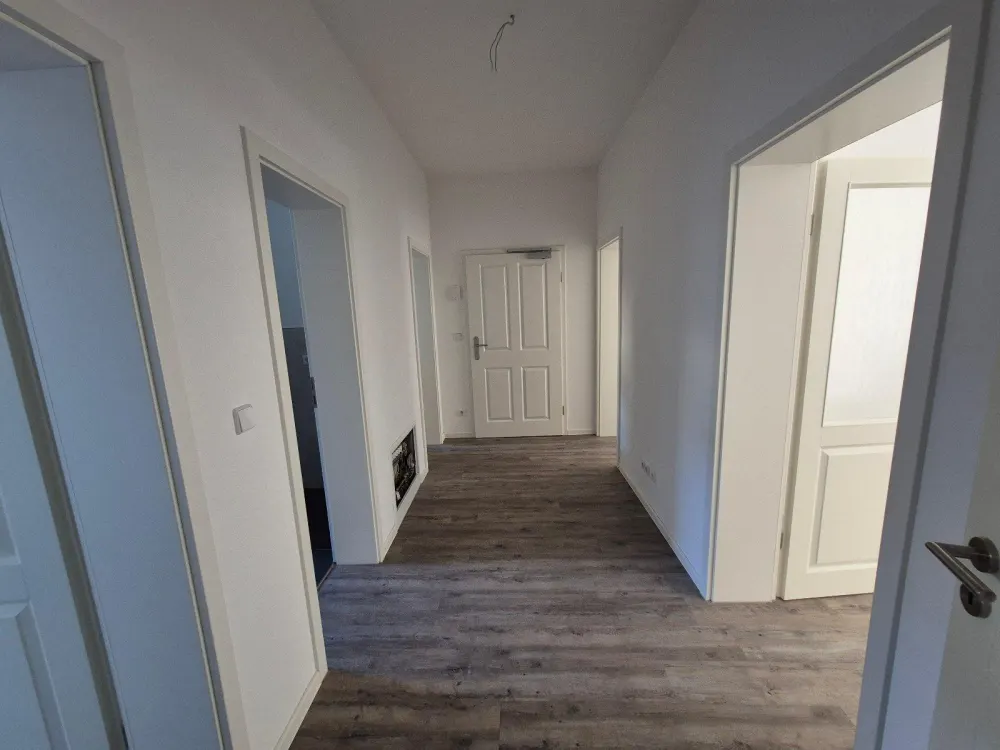 NEUWERTIG! SCHMUCKSTÜCK MIT BALKON UND AUSBLICK, BAD WANNE+DUSCHE & FE+GWC, FB HEIZUNG, ABSTELLR.,