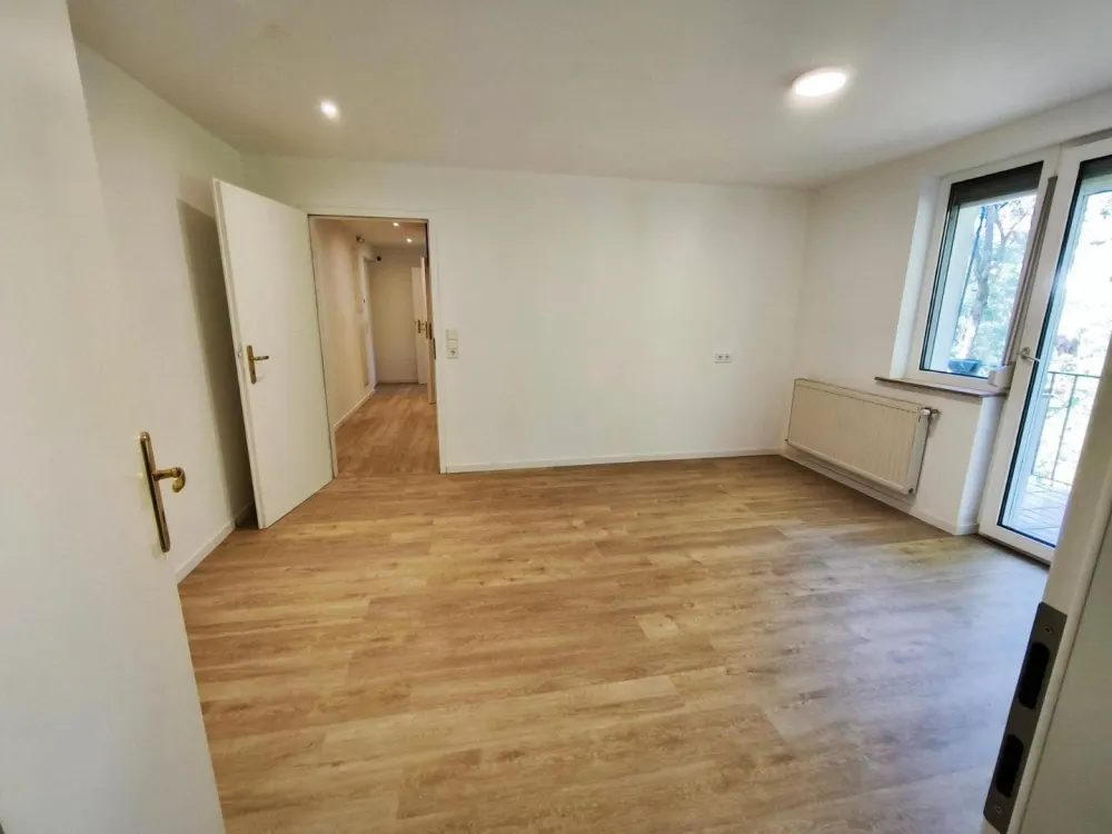 Frisch renovierte 3-Zimmer-Wohnung mit Balkon & Einbauküche