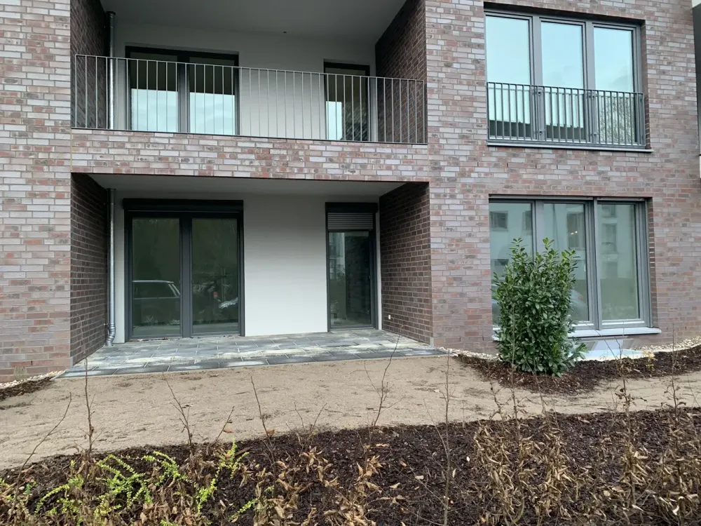 شقة طابق أرضي بغرفتين جديدة وخالية من الحواجز مع تراس بالقرب من الغابة في Hannover-Kirchrode