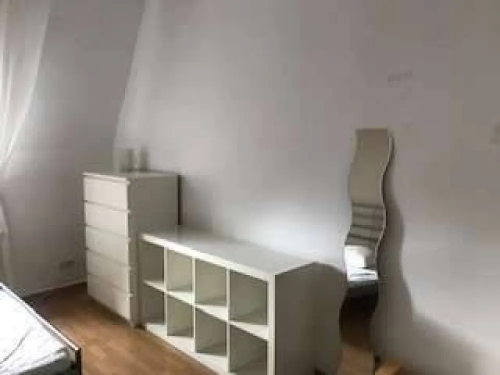 WESTEND: Vollmöbliertes WG-Zimmer in der Innenstadt !