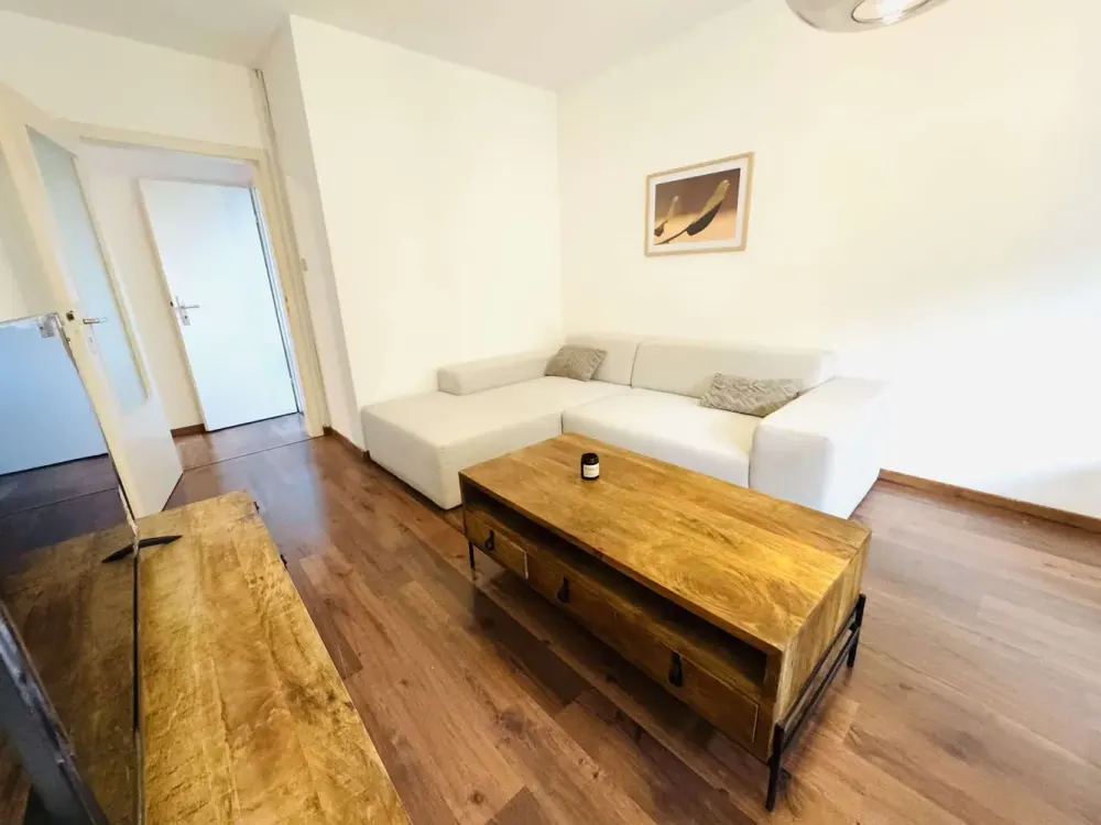 Möblierte 2-Zimmer-Wohnung mit Süd-/Westloggia