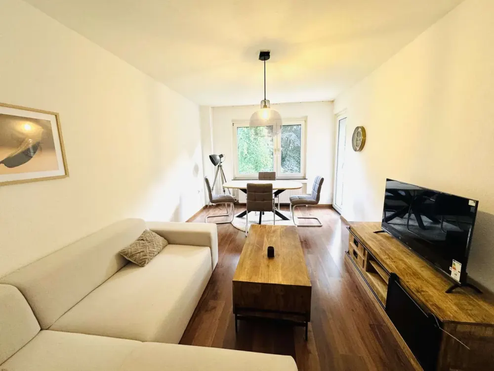 Möblierte 2-Zimmer-Wohnung mit Süd-/Westloggia