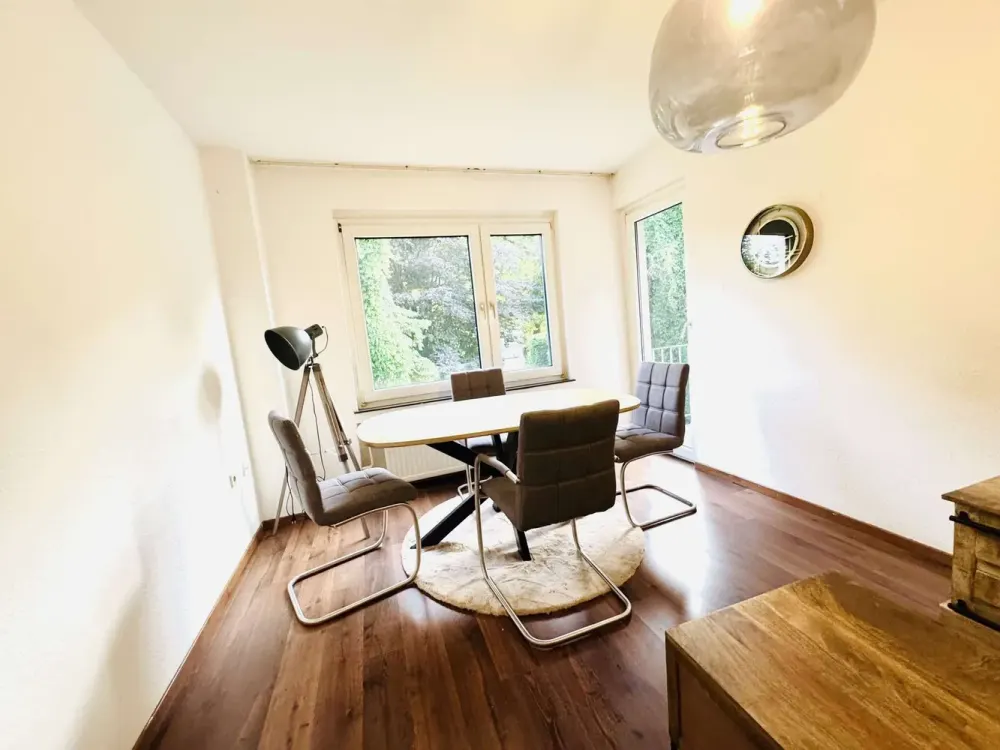Möblierte 2-Zimmer-Wohnung mit Süd-/Westloggia