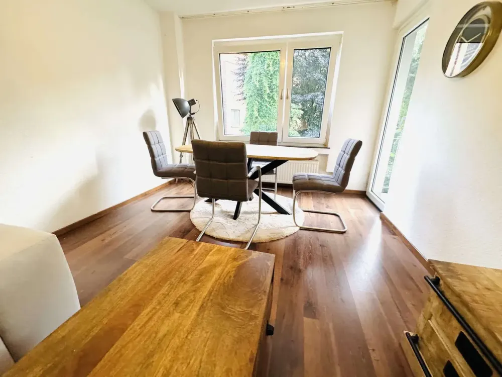 Möblierte 2-Zimmer-Wohnung mit Süd-/Westloggia