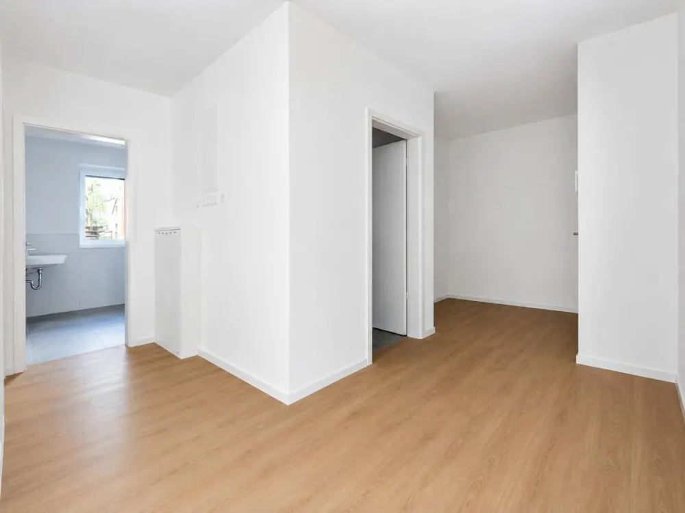 Neuwertige 3-Zimmer-Wohnung mit Balkon und Stellplatz