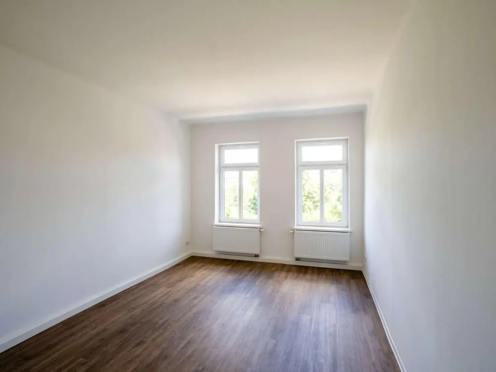 Sanierte 2-Zimmer-Wohnung mit moderner Einbauküche, Waschmaschine und Balkon in Altlindenau