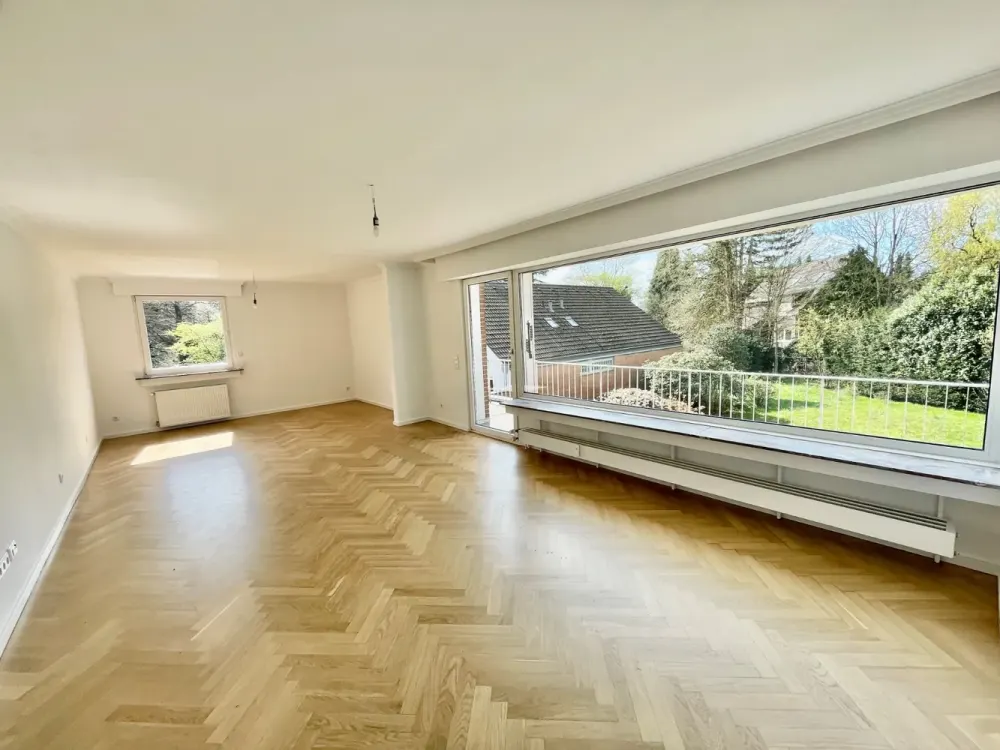 Helle 2,5 Raum-Wohnung mit großem Balkon und schönem Blick ins Grüne
