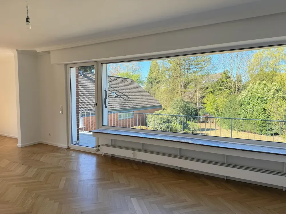 Helle 2,5 Raum-Wohnung mit großem Balkon und schönem Blick ins Grüne
