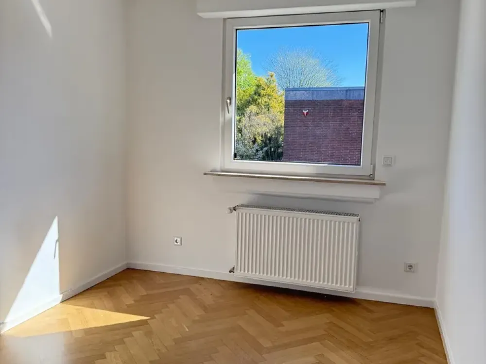 Helle 2,5 Raum-Wohnung mit großem Balkon und schönem Blick ins Grüne