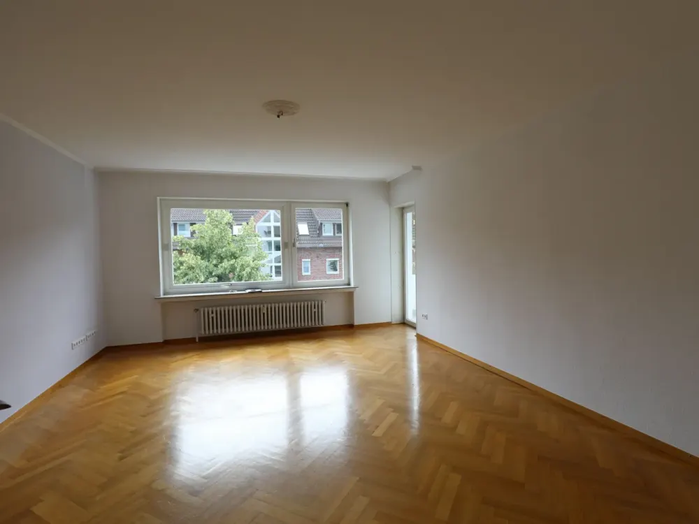 KUNZE: 3 Room Apartment with Balcony in Langenhagen Mitte