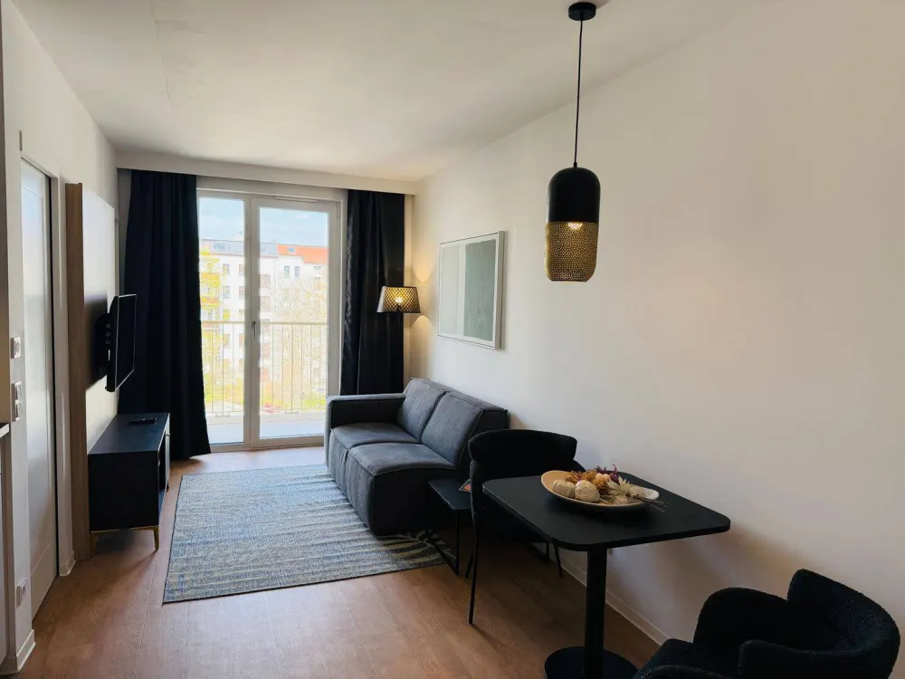 VIA REGIA - MÖBLIERTES APARTMENT MIT BALKON