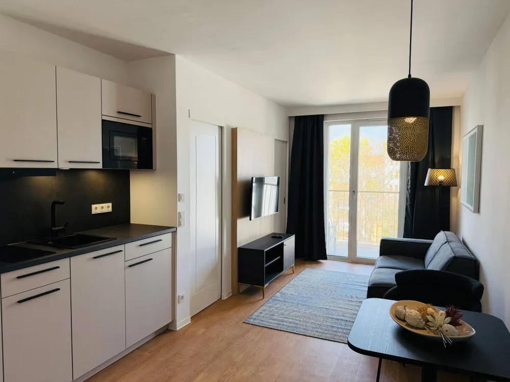 VIA REGIA - MÖBLIERTES APARTMENT MIT BALKON