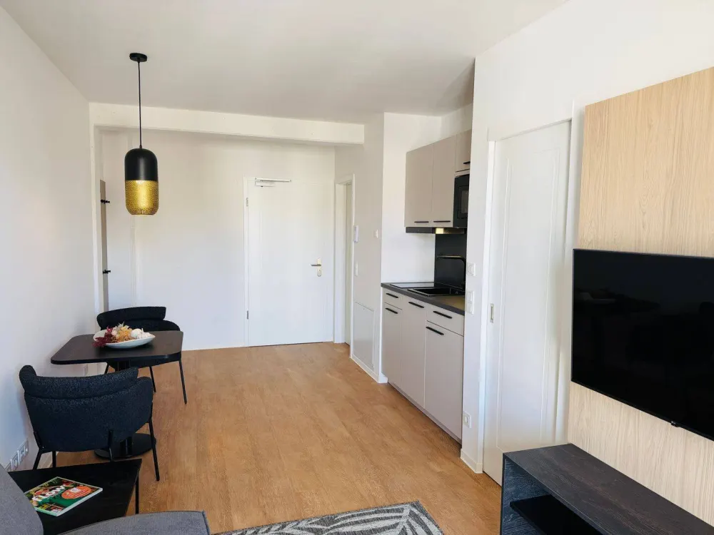 VIA REGIA - MÖBLIERTES APARTMENT MIT BALKON
