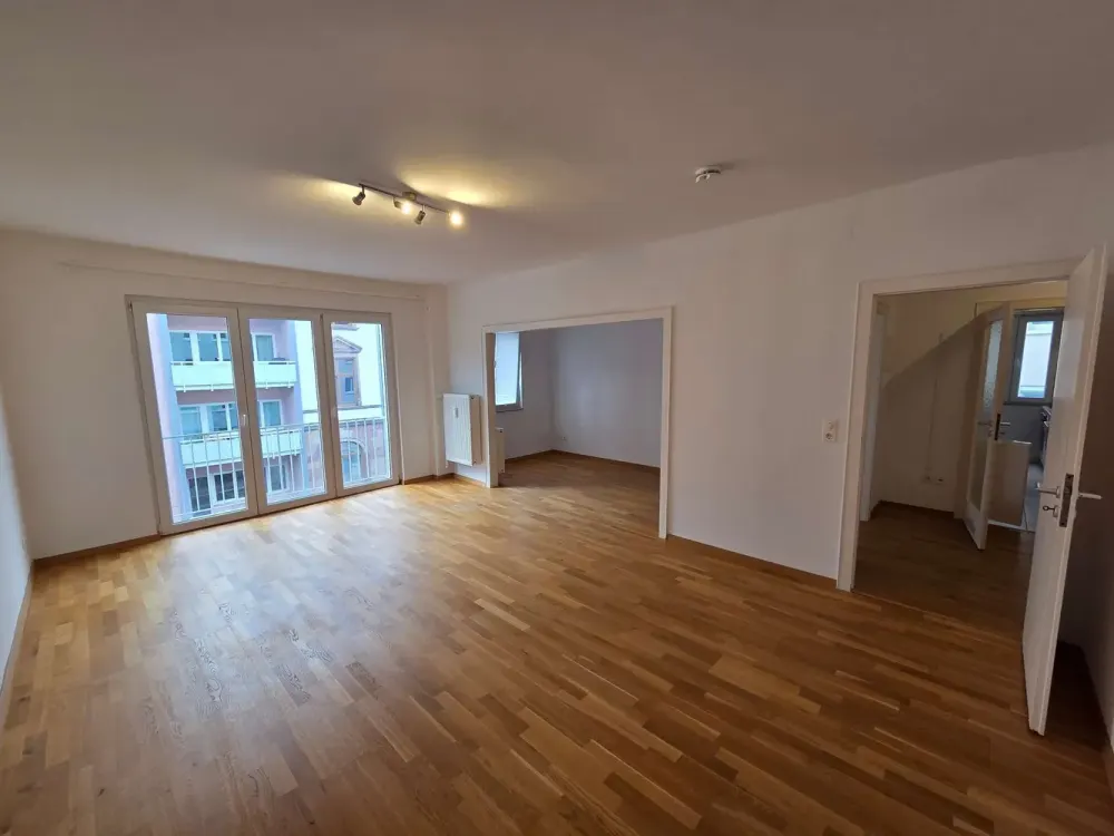 Modernisierte 3 Zi-Whg.+Balkon+EBK | Stellplatz im Hof | Beethovenplatz | ruhige Lage im Westend-Süd