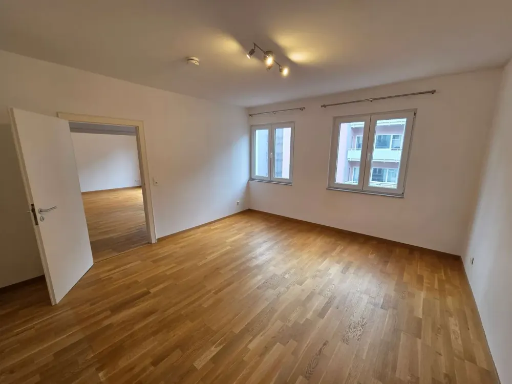 Modernisierte 3 Zi-Whg.+Balkon+EBK | Stellplatz im Hof | Beethovenplatz | ruhige Lage im Westend-Süd