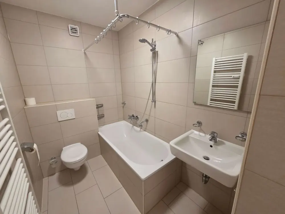 Modernisierte 3 Zi-Whg.+Balkon+EBK | Stellplatz im Hof | Beethovenplatz | ruhige Lage im Westend-Süd
