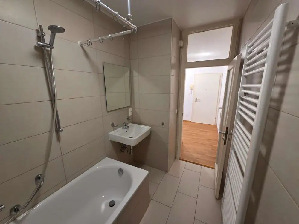 Modernisierte 3 Zi-Whg.+Balkon+EBK | Stellplatz im Hof | Beethovenplatz | ruhige Lage im Westend-Süd
