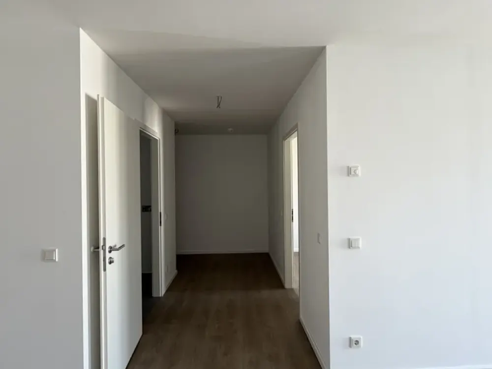 Moderne 2-Raum-Wohnung mit Einbauküche und Balkon