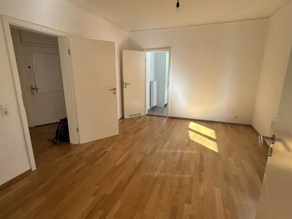 Modernisierte 3-Zimmer-Wohnung mit sonnigem Balkon ins Grüne