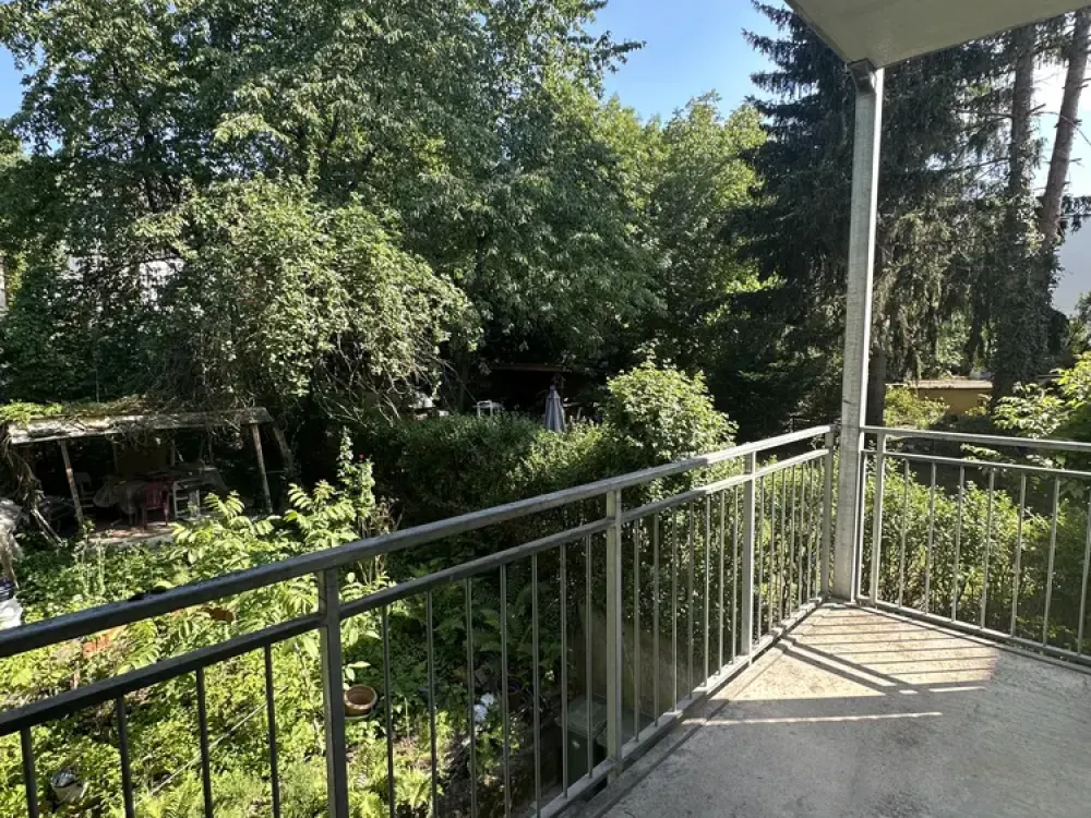 Modernisierte 3-Zimmer-Wohnung mit sonnigem Balkon ins Grüne