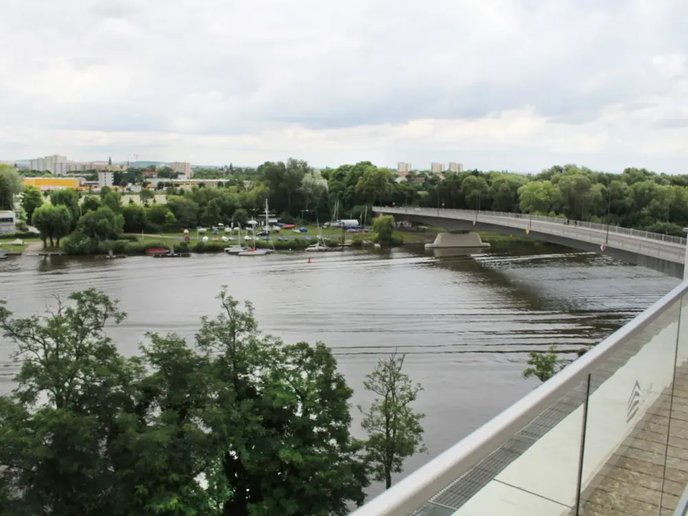 Möblierte Komfort XXL-Apartments mit Balkon im "Main Atrium" auf der Hafeninsel Offenbach