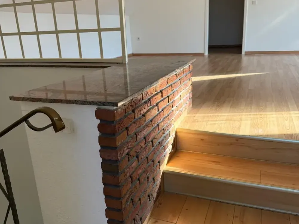große Einliegerwohnung mit separatem Eingang und Terrasse in ruhiger Lage