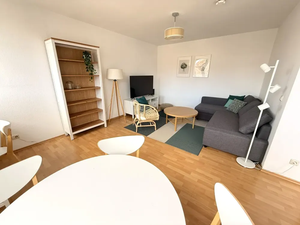 2 Zimmer Dachgeschoss-Wohnung mit Balkon im Prenzlauer Berg - frei ab sofort