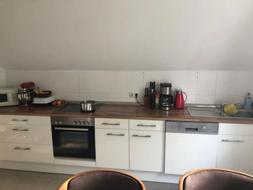 ruhige DG Wohnung in einen Jugendstilhaus incl. EBK