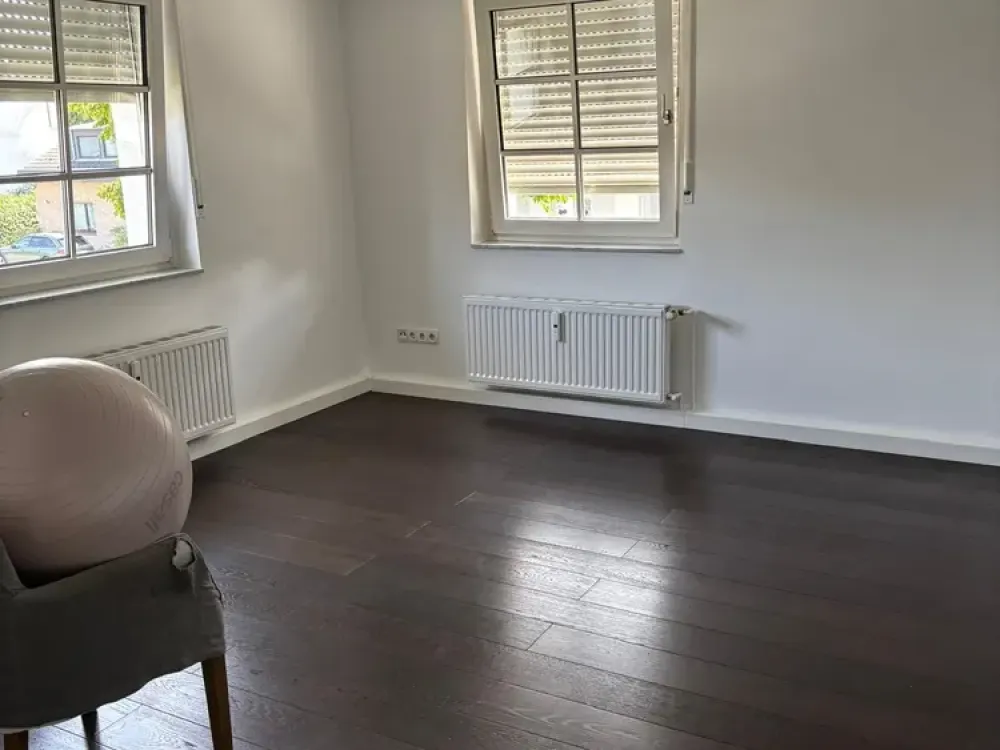 Living with Character: 2-Room Apartment in Köln-Müngersdorf