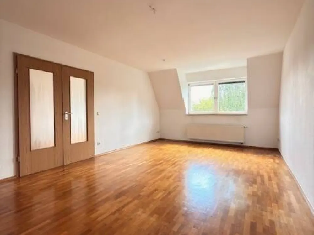 Frühstückssonne auf Balkonien! - Familienwohnung im Dachgeschoss mit Aufzug