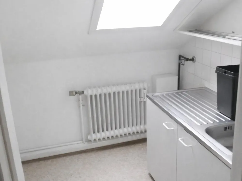 Frisch renovierte 5 Zimmer Dachgeschoss Wohnung