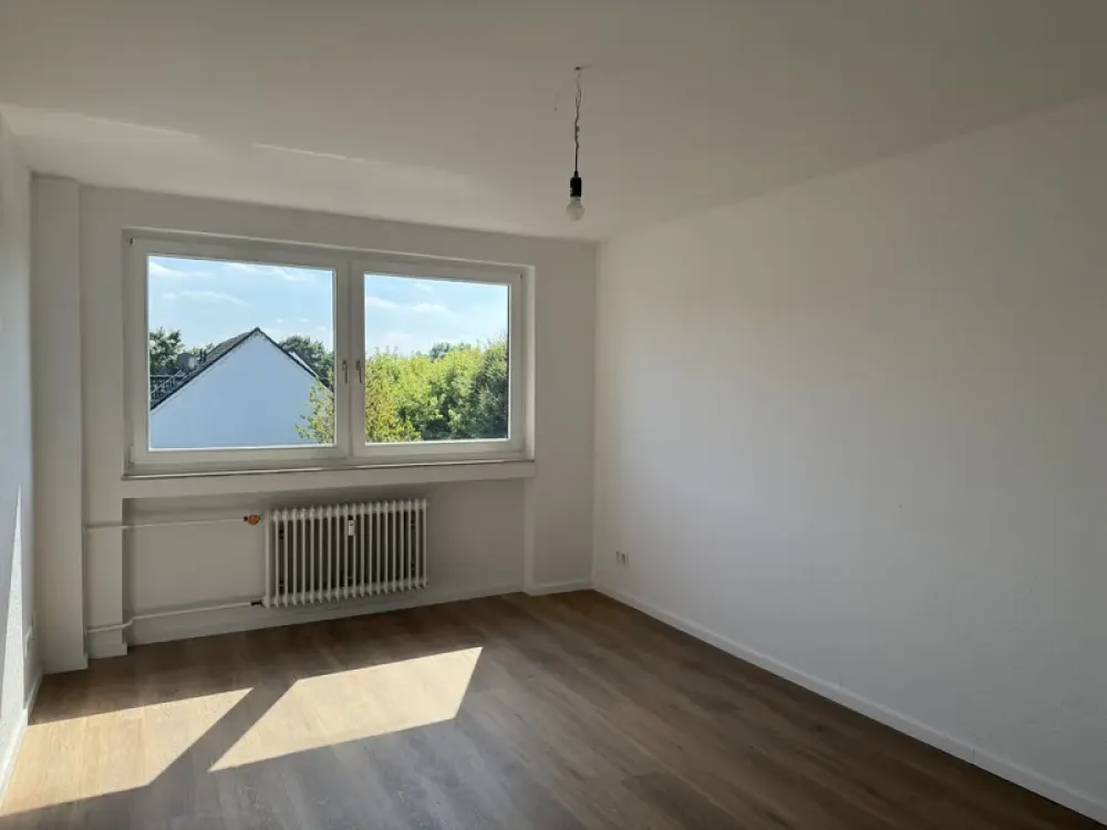 Erstbezug nach Sanierung - 2 Zimmer Wohnung mit Balkon in ruhiger Lage von Wersten zu vermieten