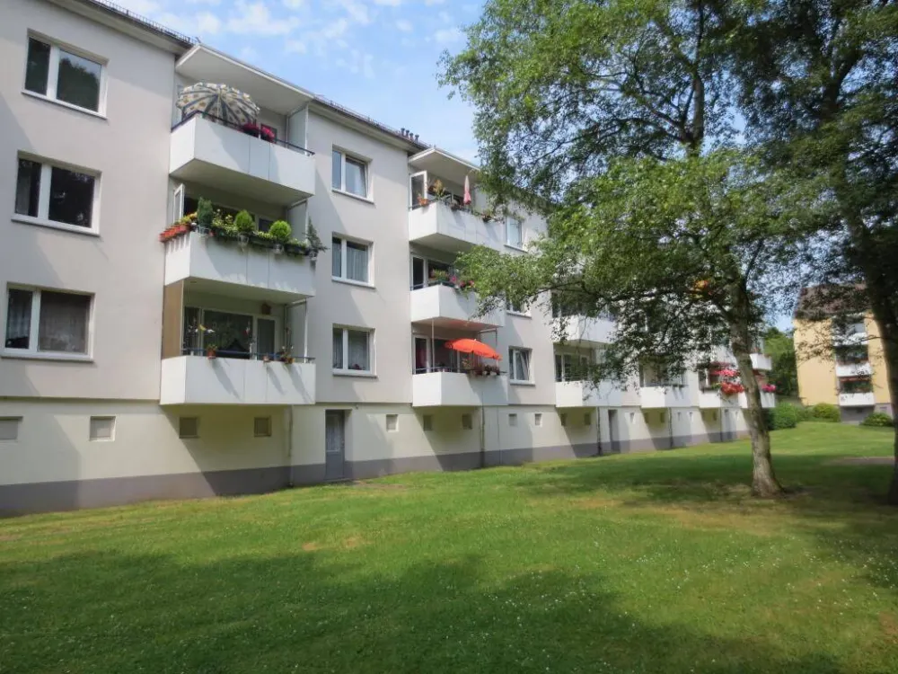 Cozy 2.5-Room Apartment in Bremen Quiet Location, 62.13 m² Living Space
