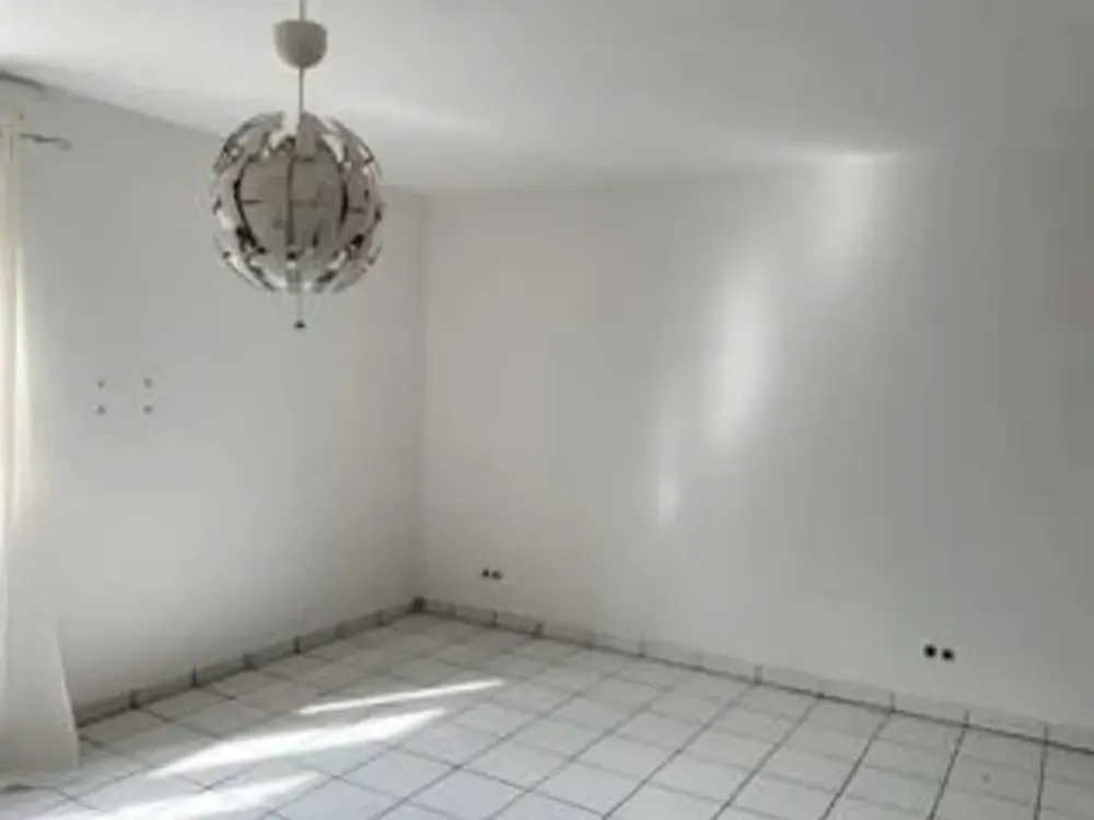 Stilvolle Maisonette-Wohnung mit Garten und Tiefgarage