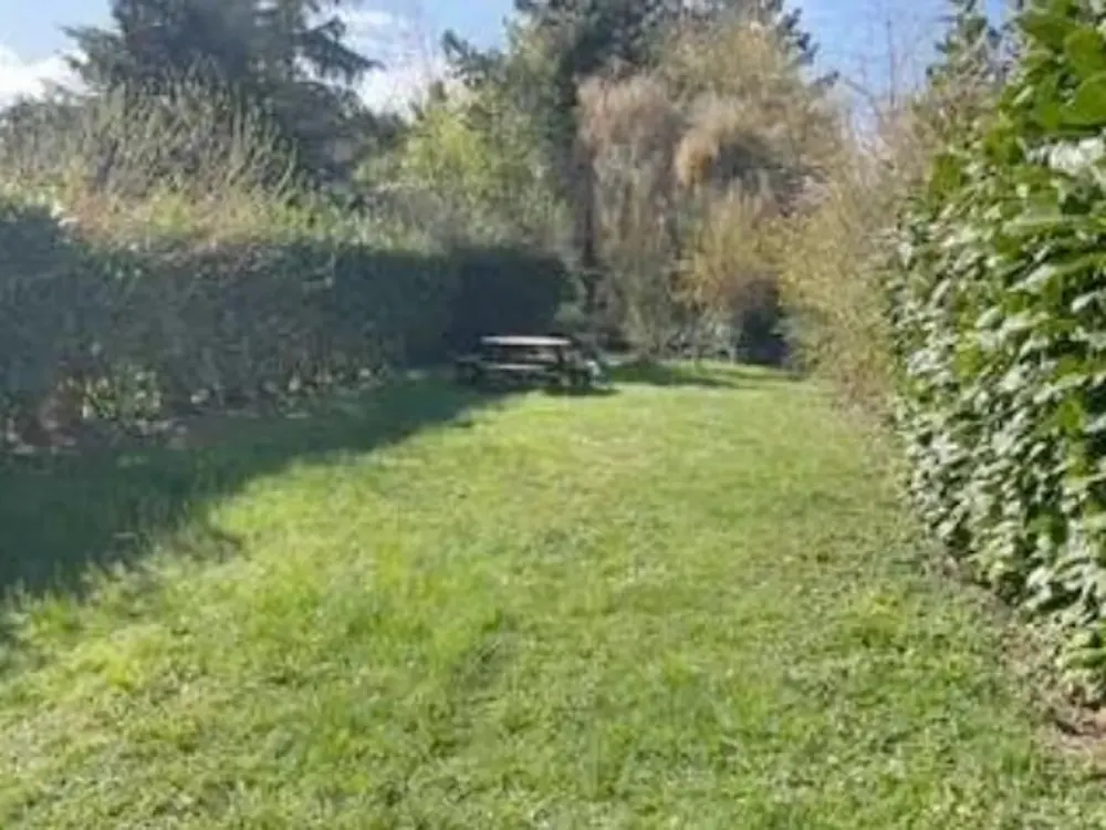 Stilvolle Maisonette-Wohnung mit Garten und Tiefgarage