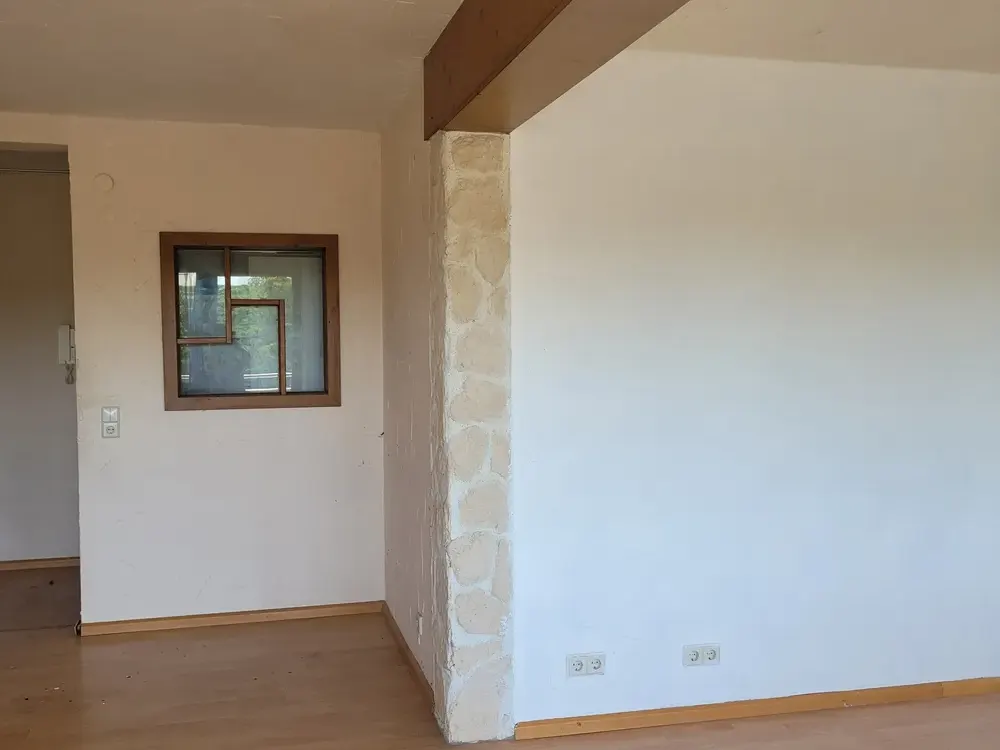Beautiful Apartment with Three Balconies and Distant View