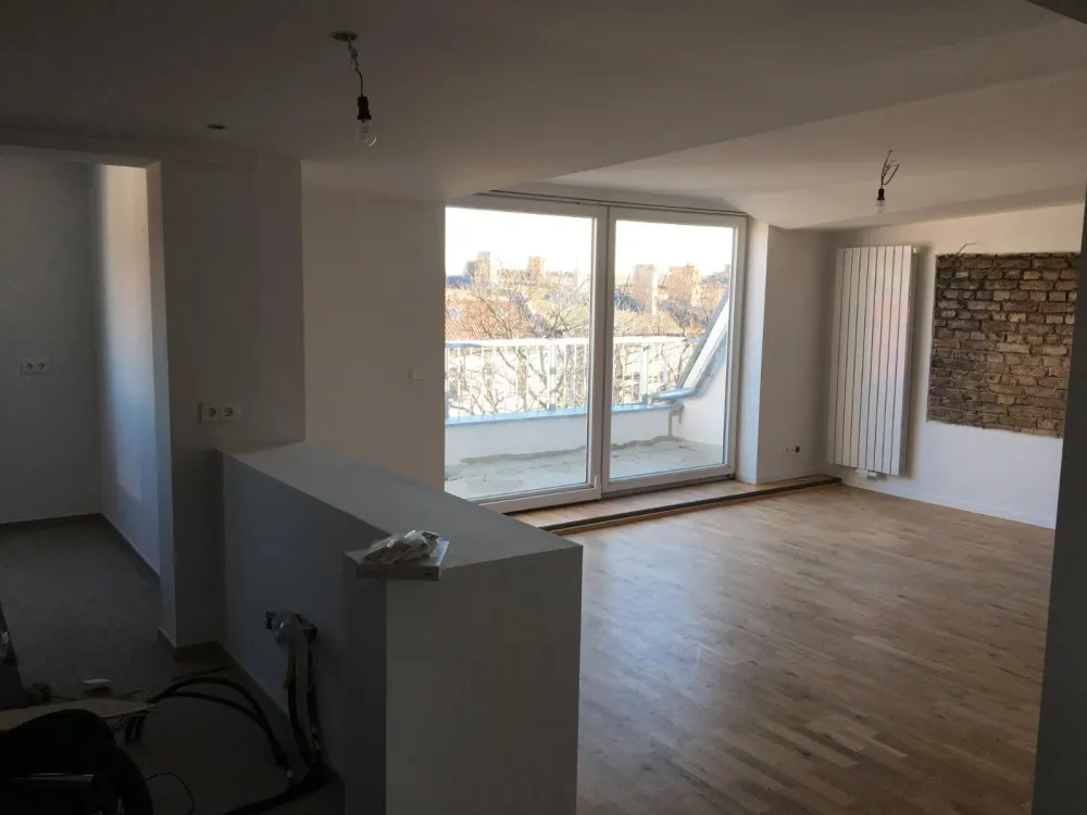 Dachgeschosswohnung, hell, zentral und gemütliche 4 Zi.