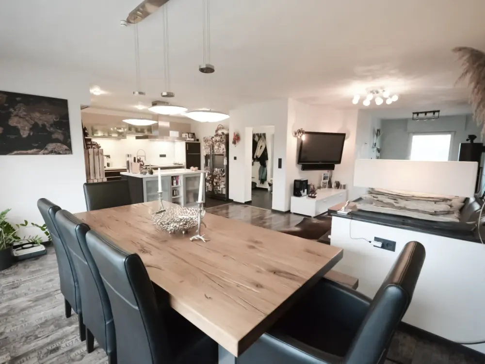 Komfortable 3-Zimmer-Maisonette-Wohnung mit eigenem Garten 2 Bädern und Balkon in Niederdorfelden