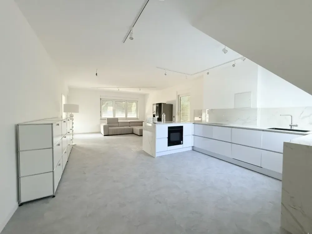 Genial! Maisonette & Penthouse * ruhig & grün * Terrasse * Einbauküche * 2 Bäder * 2 Stellplätze