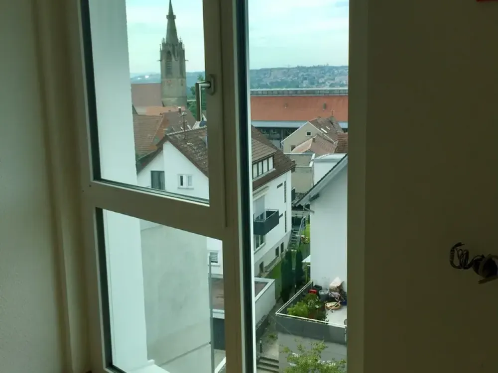 Echterdingen TOP: zentrale, teilmöblierte Dachgeschosswohnung