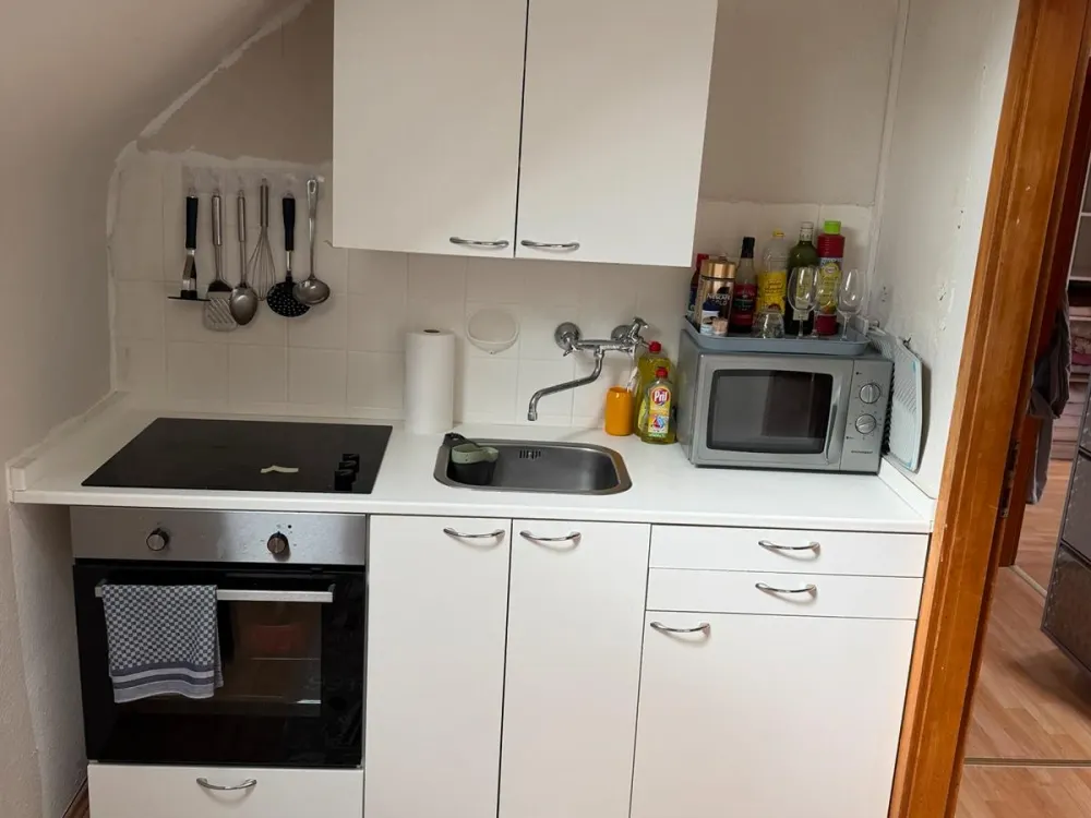 Ab 85,- € pro Tag / ab 450,- € pro Woche länger auf Anfrage