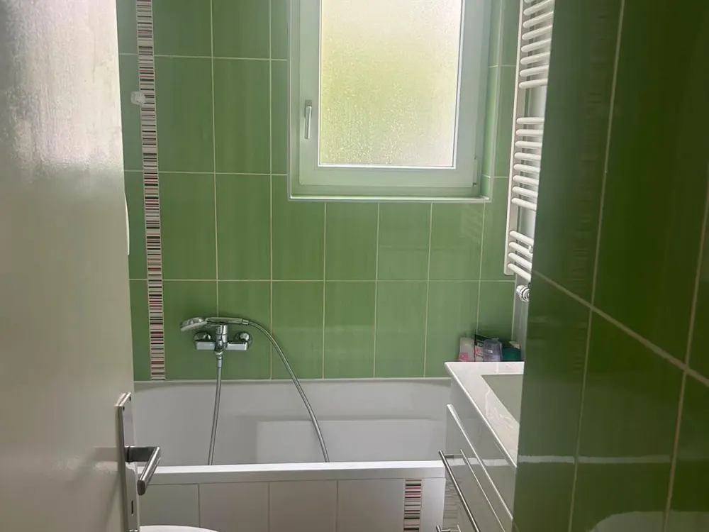 Zuhause mit 3 großen, möblierten Zimmern in Stuttgart Nord