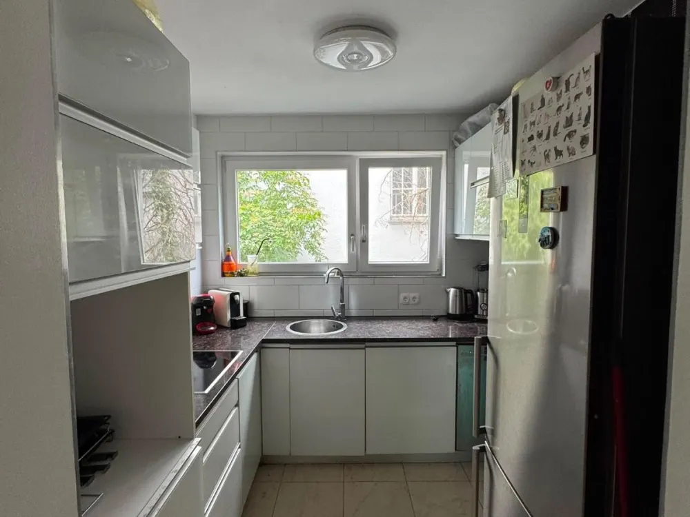 Zuhause mit 3 großen, möblierten Zimmern in Stuttgart Nord