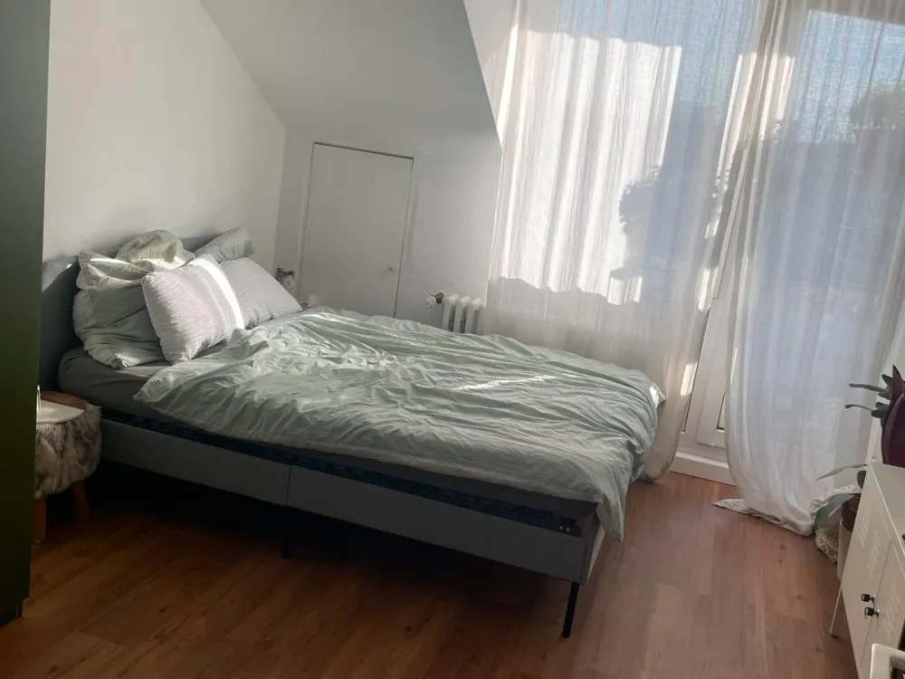 Wohnung zur Zwischenmiete in der Kölner Südstadt- nur an Frauen
